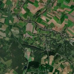 Vue aérienne des environs de Camping Les Étangs Fleuris