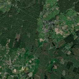 Vue aérienne des environs de Camping Les étangs des moines
