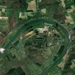 Vue aérienne des environs de Camping du Château de Bouafles