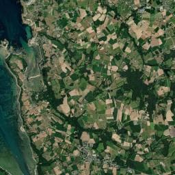 Vue aérienne des environs de Camping de la baie de Térénez