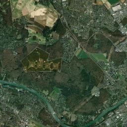 Vue aérienne des environs de Aire de camping-car à Saint-Sauveur-sur-École