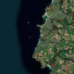 Vue aérienne des environs de Camping municipal de Porscuidic