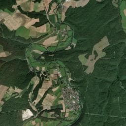 Vue aérienne des environs de CAMPING DES DEUX PONTS