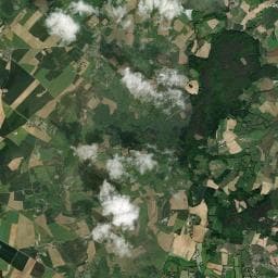 Vue aérienne des environs de Camping Smile & Braudières