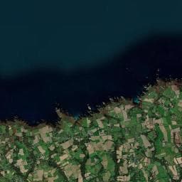 Vue aérienne des environs de Camping Municipal de Kerros