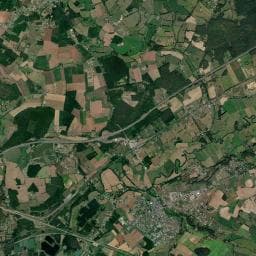 Vue aérienne des environs de Aire de camping-car à Vouvray-sur-Huisne