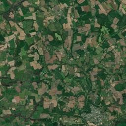 Vue aérienne des environs de Aire de camping-car à Ergué-Gabéric (2)