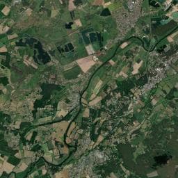 Vue aérienne des environs de Aire de service et de stationnement à Spay