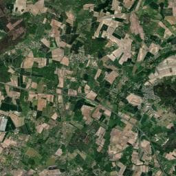 Vue aérienne des environs de Aire de services camping-cars de Fontaine Guérin-le plan d'eau