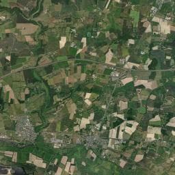 Vue aérienne des environs de Aire de camping-car de Champtoce sur Loire