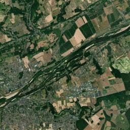 Vue aérienne des environs de Aire de camping-car à Amboise (2)