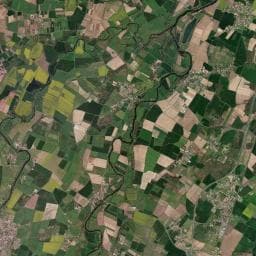 Vue aérienne des environs de Aire de Camping-car La Ballastière