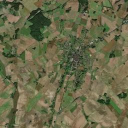 Vue aérienne des environs de Aire de camping-car à Saint-Florentin