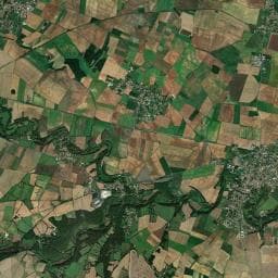 Vue aérienne des environs de Aire de Stationnement de Camping-Car de Vouillé