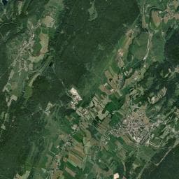 Vue aérienne des environs de Fontaine de la chapelle d'Ilay