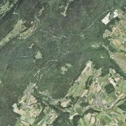 Vue aérienne des environs de Cabane des Monts de Bière Devant