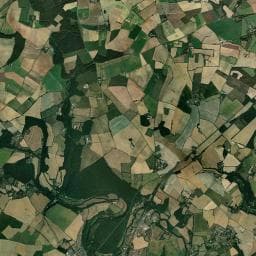 Vue aérienne des environs de Aire de Stationnement de Camping-Car de Cloué