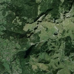 Vue aérienne des environs de Aire de camping-car à Taninges (2)