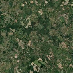 Vue aérienne des environs de Aire de camping-car à Confolens (2)