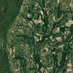 Vue aérienne des environs de Camping municipal de Champagne