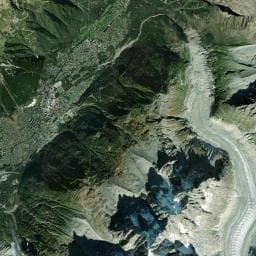 Vue aérienne des environs de Camping de la Mer de Glace