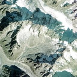 Vue aérienne des environs de Refuge d'Argentière