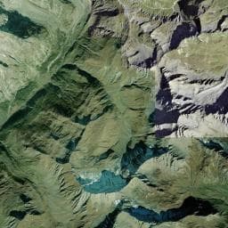 Vue aérienne des environs de Refuge Frassati