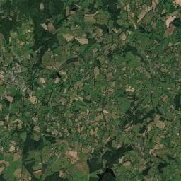 Vue aérienne des environs de Camping municipal du Bourg