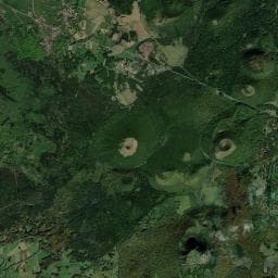Vue aérienne des environs de Aire de campings-cars de vulcania