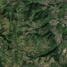 Vue aérienne des environs de Huttopia Royat
