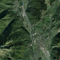 Vue aérienne des environs de Les Lacs de Maurienne