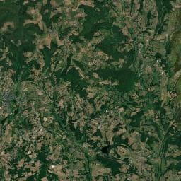 Vue aérienne des environs de Le Village : les châtaigniers