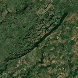 Vue aérienne des environs de Camping du Val de Cère