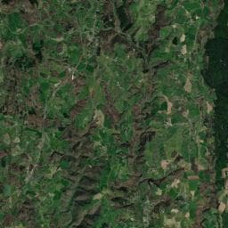 Vue aérienne des environs de Aire de camping-car à Leynhac (2)