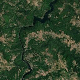 Vue aérienne des environs de Camping du Lauradiol