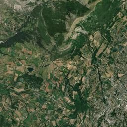 Vue aérienne des environs de Aire de camping-car à Jarjayes