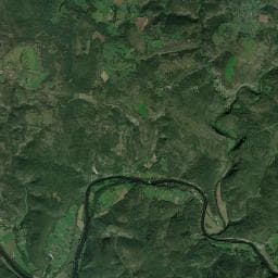 Vue aérienne des environs de Aire de camping-car à Cabrerets