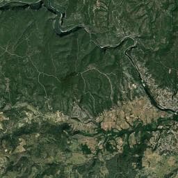 Vue aérienne des environs de Aire de repos à Aiguèze