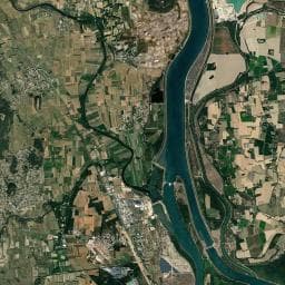 Vue aérienne des environs de Aire de camping-car à Laudun-l'Ardoise