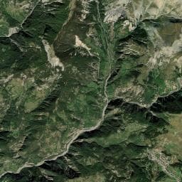 Vue aérienne des environs de Aire de camping-car à Pierlas (2)