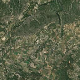 Vue aérienne des environs de Bivouac à Apt