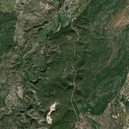Vue aérienne des environs de Le portail dans l'arbre