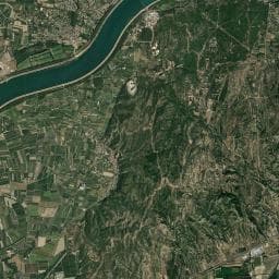 Vue aérienne des environs de Aire de camping-car à Barbentane