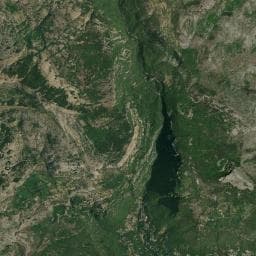 Vue aérienne des environs de Camping à Courmes