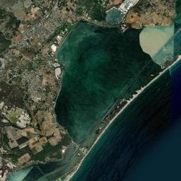 Vue aérienne des environs de CAMPING LES ARESQUIERS