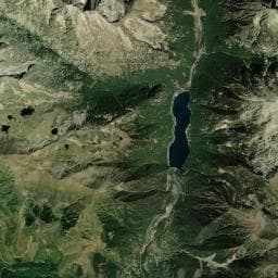 Vue aérienne des environs de Refugi Baserca