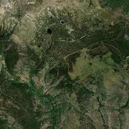 Vue aérienne des environs de Refuge de Malniu
