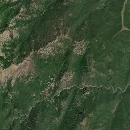 Vue aérienne des environs de Refuge de San Gavino