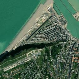 Vue de Aire de Services Camping-Cars du Funiculaire Le Treport (grande aire)