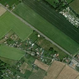 Vue de Aire de stationnement et de service du Camping de l'Orival